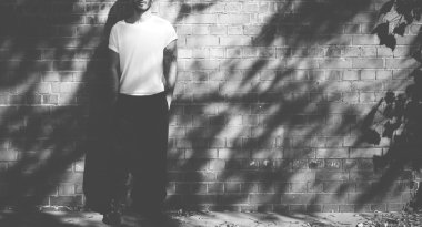 Sakallı adam dövme ile