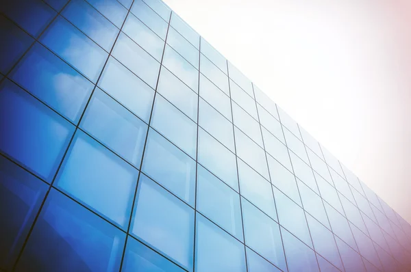 Blaue Hochhausfassade — Stockfoto