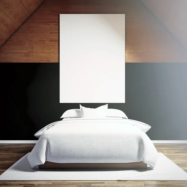 Foto di camera da letto moderna in chale house. Bianco tela bianca appesa alla parete di legno e classico letto matrimoniale pavimento in legno. Quadrato, mockup vuoto, ombre morbide. rendering 3d — Foto Stock