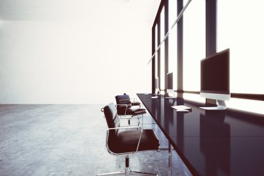 Panoramik pencereler ile iş merkezinde Fotoğraf modern coworking ofis. Jenerik tasarım bilgisayarları ve jenerik beyaz mobilya çağdaş çalışma bölgesi. Açık alan alanı. Yatay. 3d render