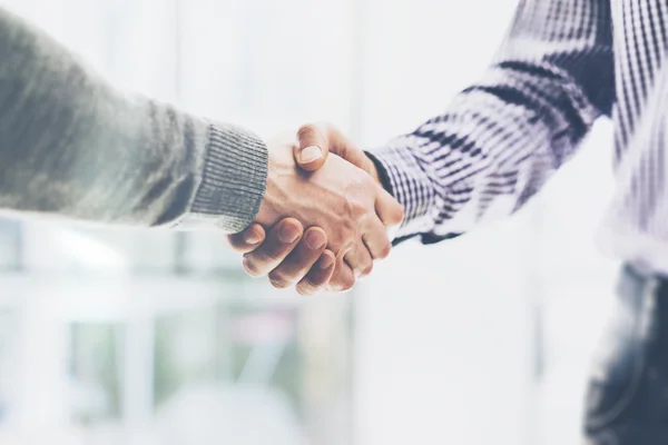 Business partnership meeting concept. Image businessmans handshake. Successful businessmen handshaking after good deal. Horizontal, blurred background — Stock Photo, Image