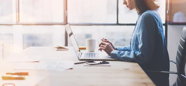 Young finance manager — Stock Photo, Image