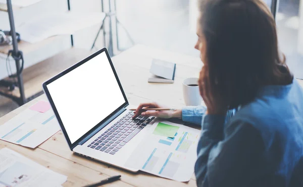 Gerente de cuenta trabajando — Foto de Stock