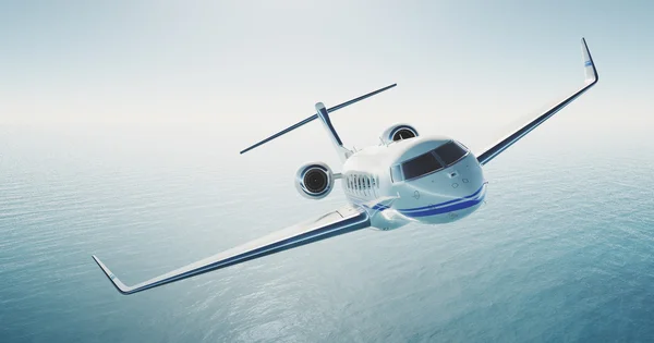 Imagen de diseño genérico de lujo blanco jet privado volando sobre el mar vacío. Cielo azul al fondo. Concepto de viaje de lujo. Horizontal. renderizado 3d — Foto de Stock