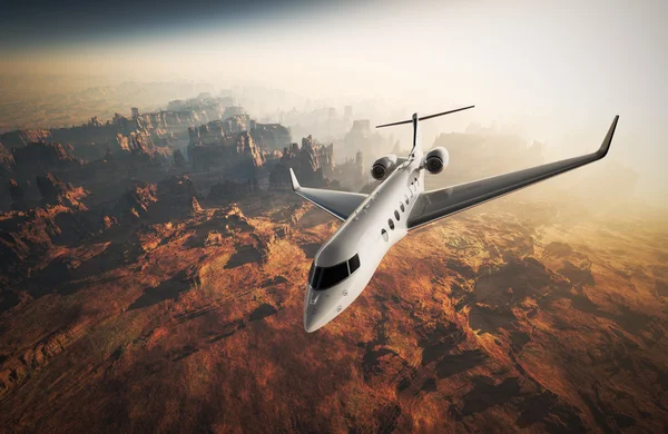 Zdjęcie biały błyszczący luksusowy ogólny Design Private Jet Flying in Sky pod ziemią Surface. Grand Canyon tło wschód słońca. Podróż służbowy obraz. poziomy, górny kąt View. film efekt. Renderowanie 3D. — Zdjęcie stockowe