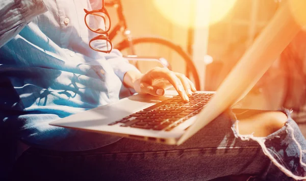 Student macht Business-Lösung — Stockfoto