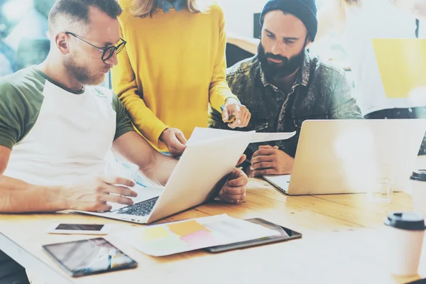 Büro für Brainstorming-Prozess — Stockfoto