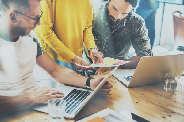 Colaboradores Trabalho em equipe — Fotografia de Stock