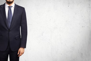 Takım elbiseli adam