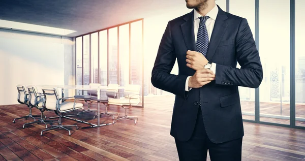 Businessman in modern office — Stock Photo, Image