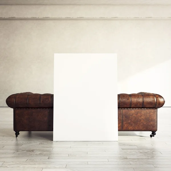 Interno con divano e poster bianco — Foto Stock