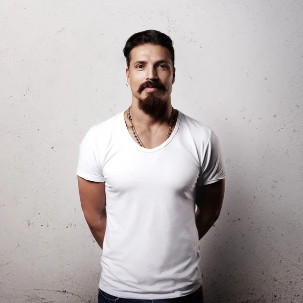 Bearded man in white t-shirt — Stock Photo, Image