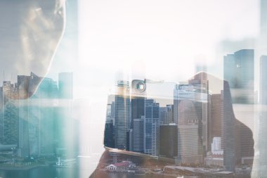 Kız bir fotoğraf yaz şehir yapma