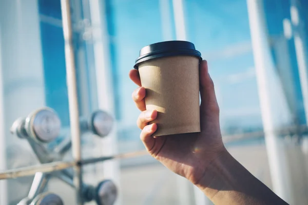 Taza de café en mano — Foto de Stock