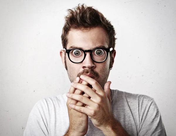 Retrato de close-up de um homem com óculos — Fotografia de Stock