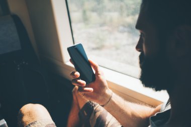 Mockup sakallı adamın biraz bilgi arıyorum