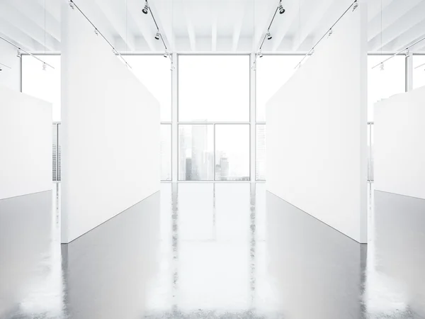 Χλευάσουμε επάνω το εσωτερικό κενό λευκό γκαλερί με windows. 3D καθιστούν — Φωτογραφία Αρχείου