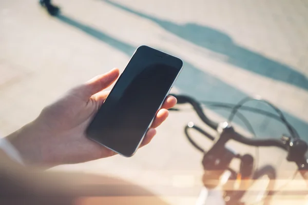 Akıllı telefon ve şehirde seyahat Bisiklet