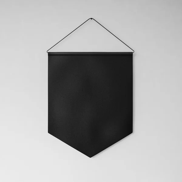 Černá vlajka visí na zdi šedé pozadí. 3D vykreslování — Stock fotografie