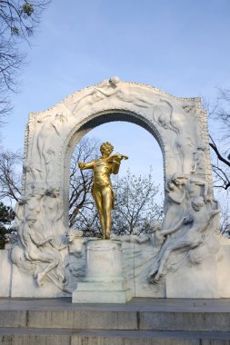 Viyana Şehir Parkı Johann Strauss heykeli