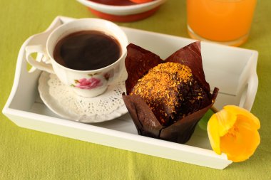 Bir tablo üzerinde romantik Kahvaltı