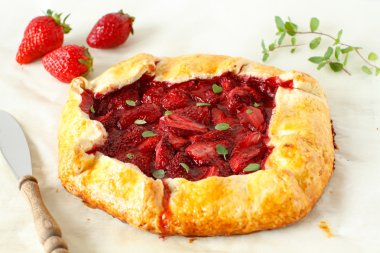 Çilek Galette'ye bir tablo