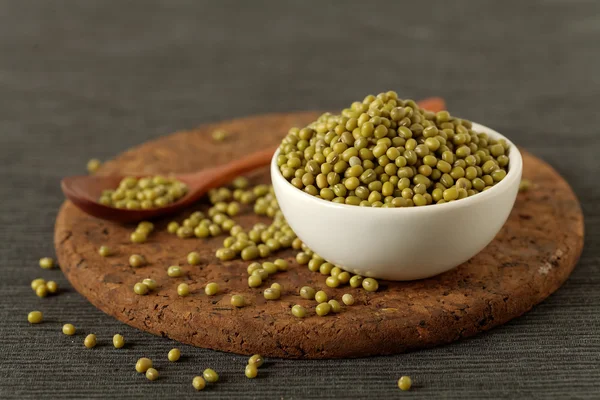 Raw mung beans on a bowl — Stock Photo, Image