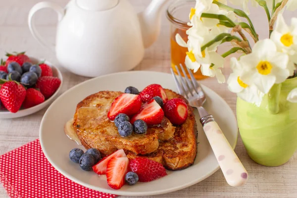 Breakfast French Toast Berry Fruits Summer Table — Stock Photo, Image