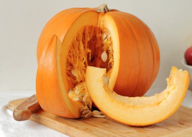 Kabak çorbası veya pasta Dilimleme