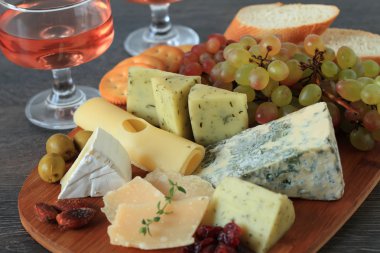 Sonbahar meze peynir ve meyve ile