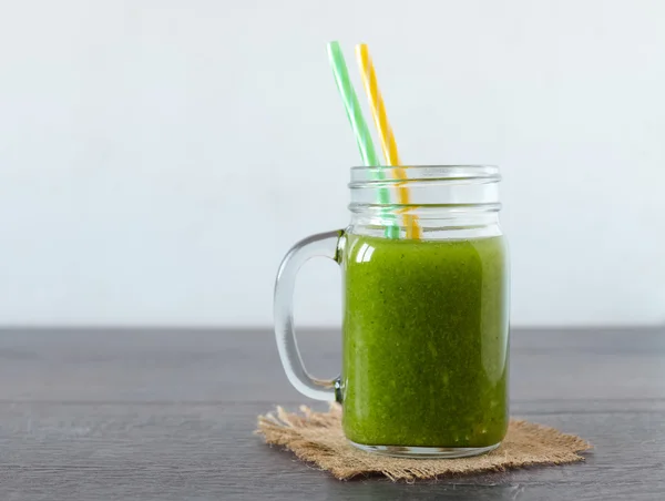 Healthy smoothie made from  fresh ingredients — Stock Photo, Image