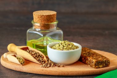 Kabuklu kenevir, tohum, yağ ve protein bar