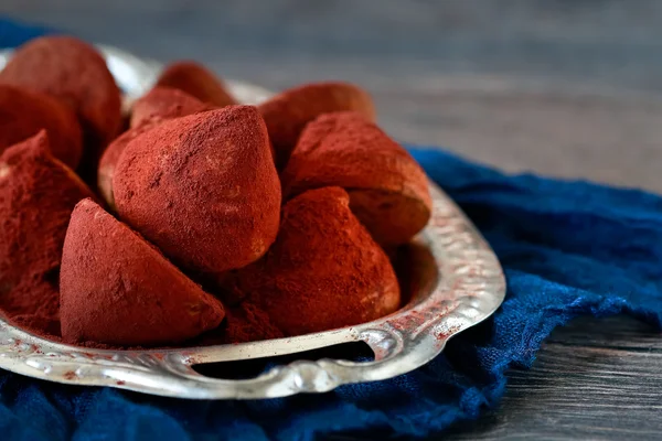 Köstliche Schokoladentrüffel aus nächster Nähe — Stockfoto