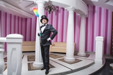 Expo salonu temizlik hizmetçi yapar