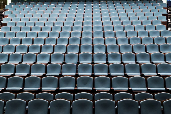 Der Saal des Theaters in Blau- und Grüntönen. — Stockfoto