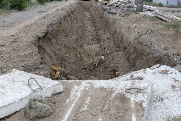 Reparatur Der Städtischen Wasserversorgung Und Kanalisation Austausch Von Rohren Und lizenzfreie Stockbilder