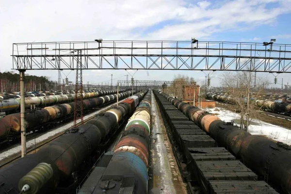 Железнодорожные Цистерны Нефтепродуктами Сортировочной Станции Железной Дороги — стоковое фото