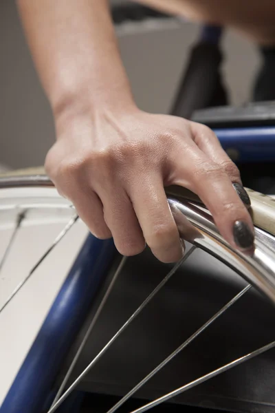 На инвалидной коляске — стоковое фото