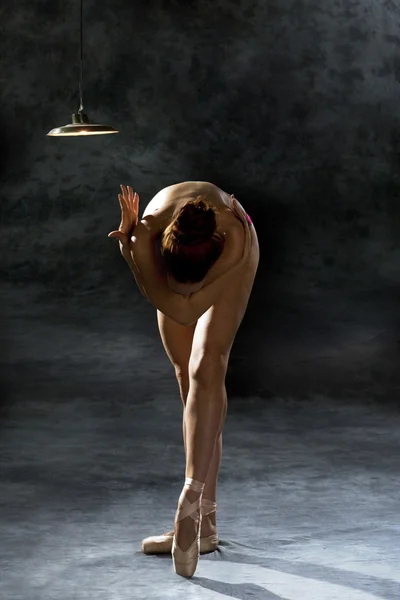Krásná žena baletní tanečník — Stock fotografie