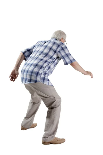 Uomo anziano che cammina con canna — Foto Stock