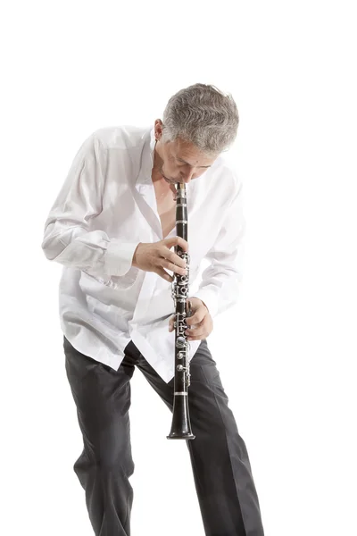 Uomo che suona il clarinetto — Foto Stock