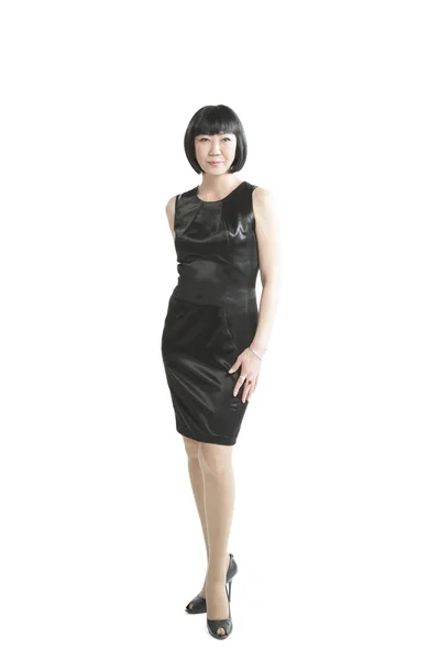 亚洲女人穿着黑色连衣裙 — 图库照片