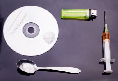 Kokain Dvd sürücü bir kaşıkla, daha hafif ve şırınga