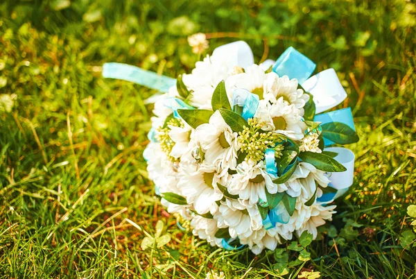 Bouquet de mariage de marguerites — Photo