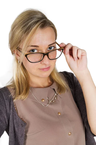 Portret młodej kobiety atrakcyjne, w okularach — Zdjęcie stockowe