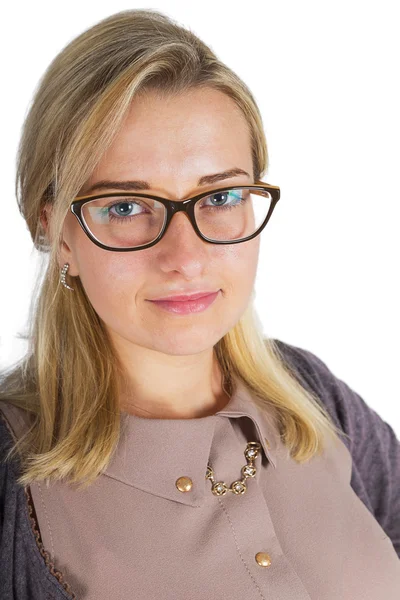 Portrait d'une jeune femme séduisante en lunettes — Photo