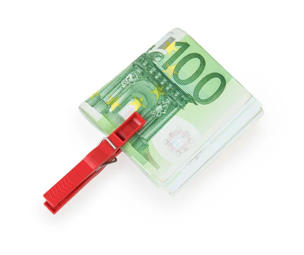 Rachunki euro organizowane wspólnie przez clothespin czerwony — Zdjęcie stockowe