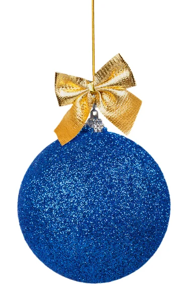 Bola de Natal azul com arco dourado — Fotografia de Stock