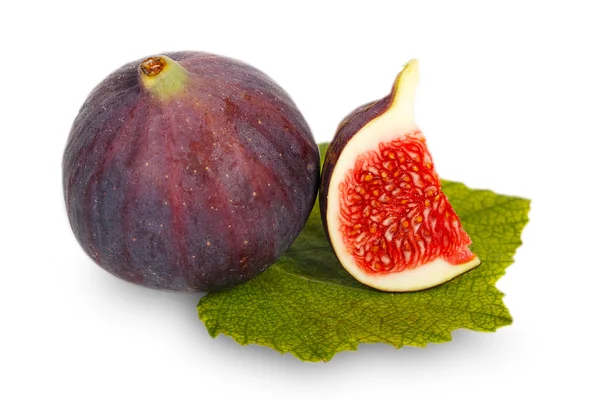Owoce figi na zielony liść — Zdjęcie stockowe