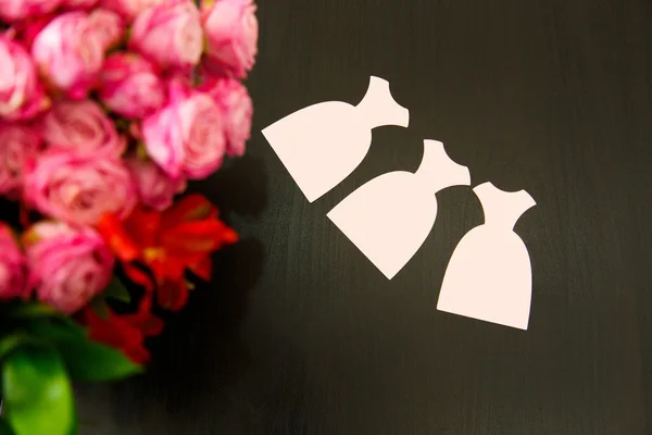 Pembe elbise şeklinde üç kart — Stok fotoğraf